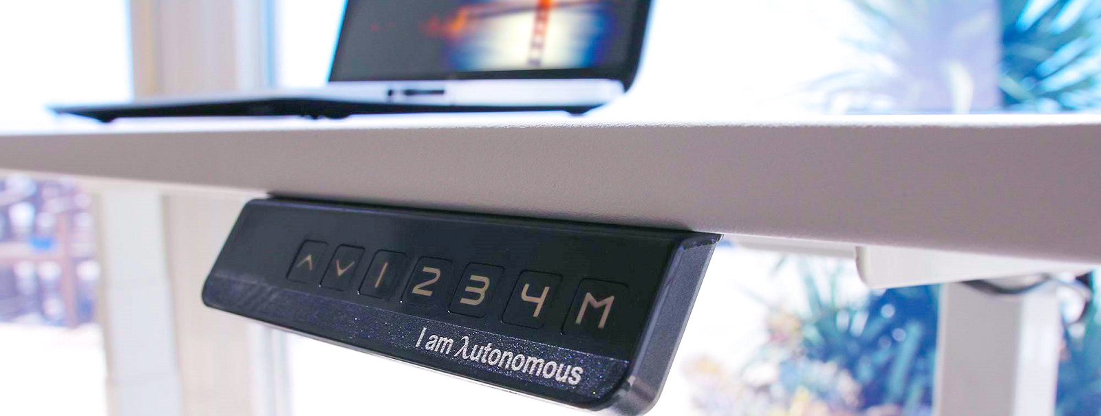 SmartDesk 3 - стіл зі штучним інтелектом від Autonomous